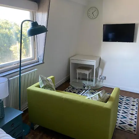 Apartment Hub 3 *