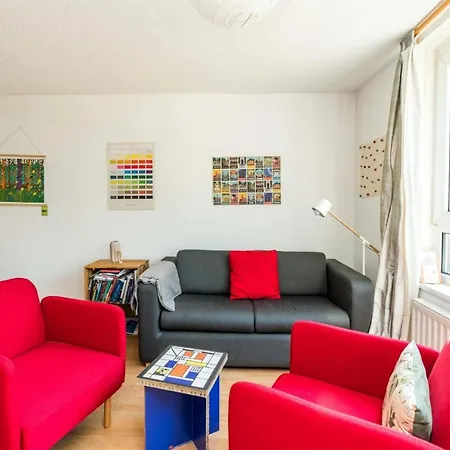 Bright Cosy Close To Apartment *