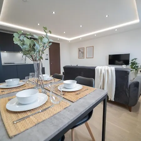One And Two Bedroom Near Holloway Train Station By Belvilla Apartment