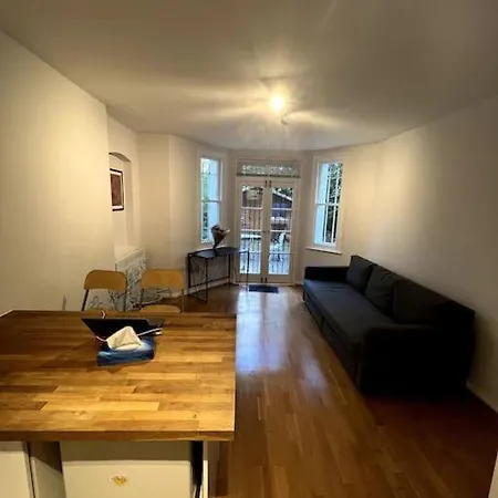 Lovely 1 Bedroom In West Kensington Apartment *