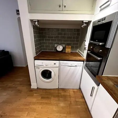 Lovely 1 Bedroom In West Kensington *