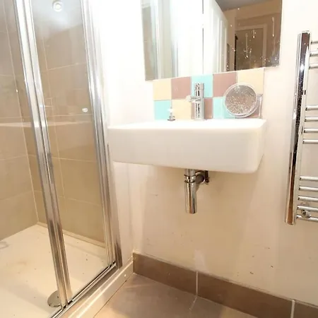 Stunning 2 Bed Flat In Fulham Apartment London