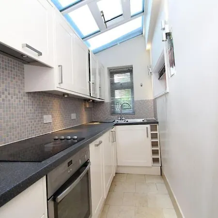 Stunning 2 Bed Flat In Fulham * London