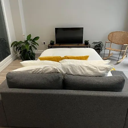 Lovely 1-bedroom In N1 Apartment