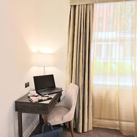Astor Court Hotel 3*