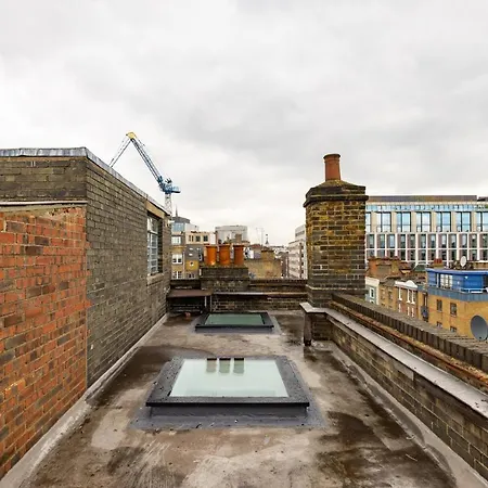 The West End Penthouse - 4bdr With Views