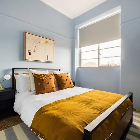 公寓 The West End Penthouse - 4bdr With Views *