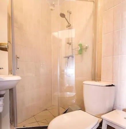 Gasthof Lovely Budget Double Ensuite In Bricklane London