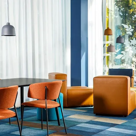 Ibis Budget London Heathrow Отель Хаунслоу