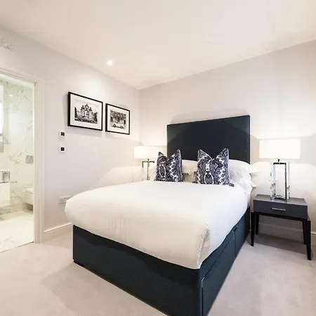 Apartment Hamlet Gardens London