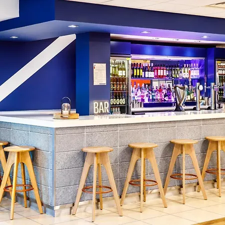 Ibis Budget London Heathrow Hotel 3*