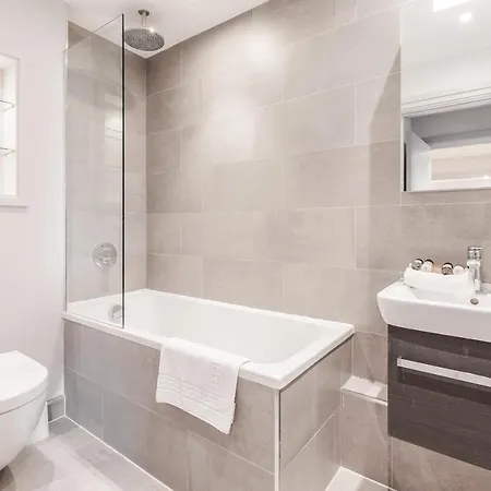 Roomspace Serviced - The Quadrant