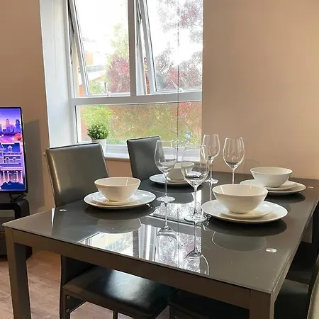 Lovely 2-bed Flat Along The River Thames * London