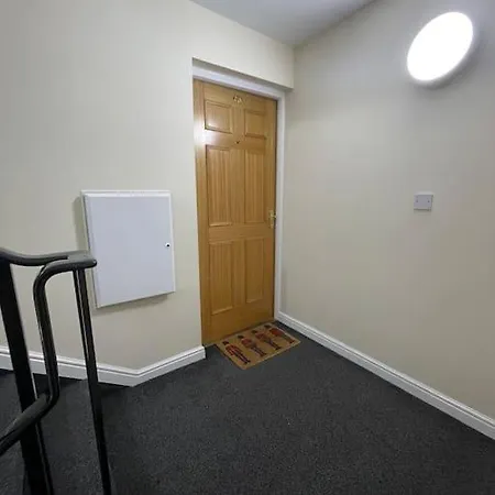 Lovely 2-bed Flat Along The River Thames Apartment *