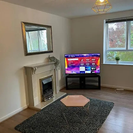 Lovely 2-bed Flat Along The River Thames
