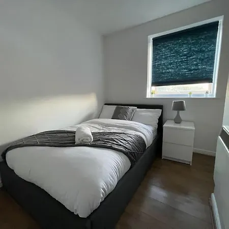Lovely 2-bed Flat Along The River Thames London
