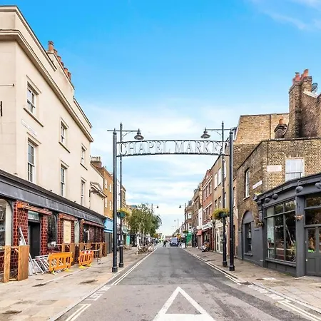 Chapel Market, Studio In Angel- Sleeps Upto 3