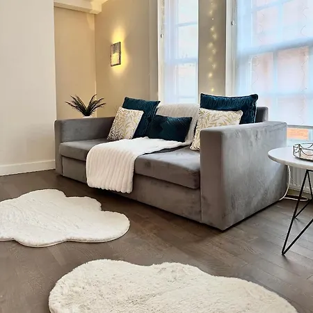 Apartment 1 Spacious Luxury Bedroom Flat On Oxford St, Next To Selfridges London