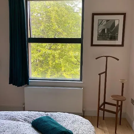 Bright & Beautiful Loft 10mins To Shoreditch London