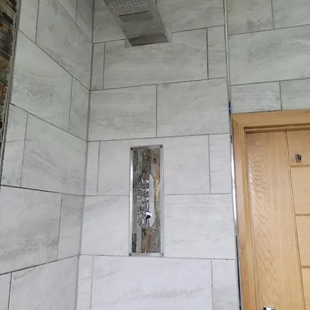 Arsenal And Tottenham Double Bedroom ロンドン