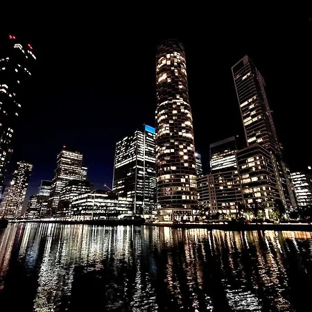 Meridian Canary Wharf Close To Excel And O2 London