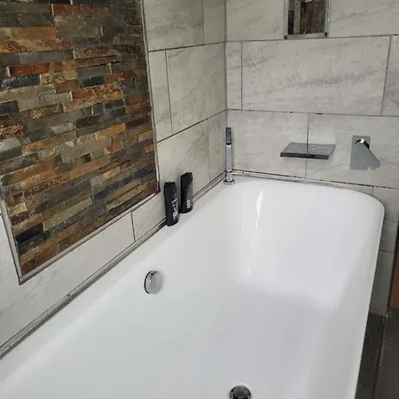 Arsenal And Tottenham Double Bedroom ホームステイ