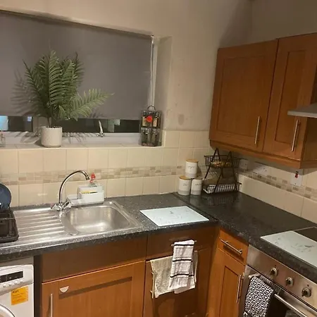 Lovely 2-bedroom With Free Wifi Apartment London