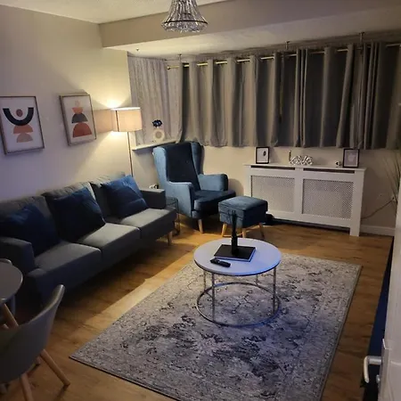Lovely 2-bedroom With Free Wifi Apartment