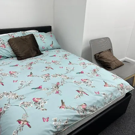 Hotel Mj - Entire Serviced For 6 Guests - Next To Tube Station Skyline View -