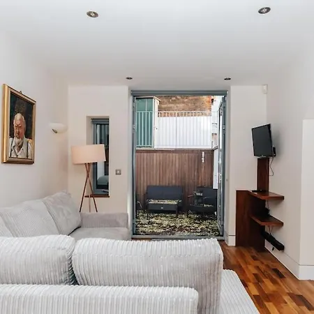 The Broadway, Crouch End *