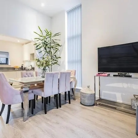 2 - Bedroom Bungalow - Free Gated Parking Holiday home Sidcup