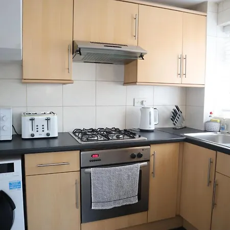 Twelve Thirty Serviced - Balham Apartment *