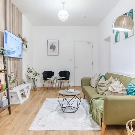 Holiday home Luxury 3 Bed 3 Bath Wembley Townhouse