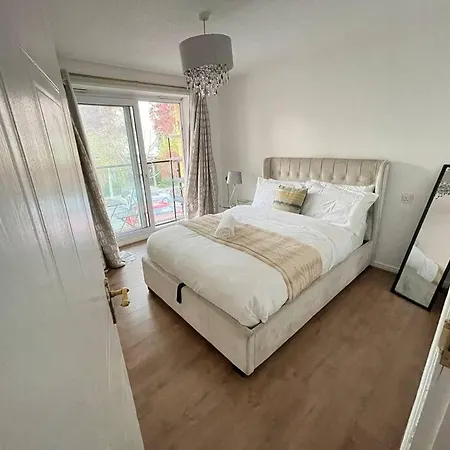 Apartment Lovely 2-bed Flat Along The River Thames