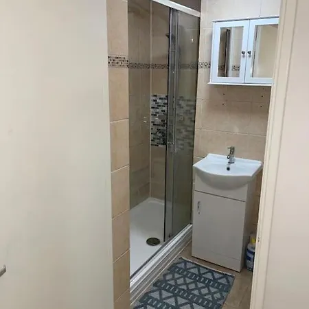 With Share Bathroom Near Train Line *