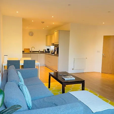 Apartment Spacious Two Bedroom In Balham London