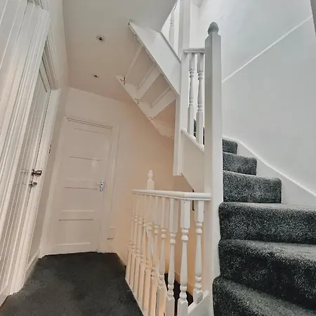 Swanky Townhouse In The Heart Of East Holiday home *