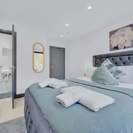 Heathrow Stays - Fawns Manor * Hillingdon