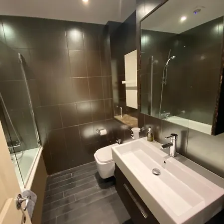 Beautiful Modern Studio In High Street Kensington * London