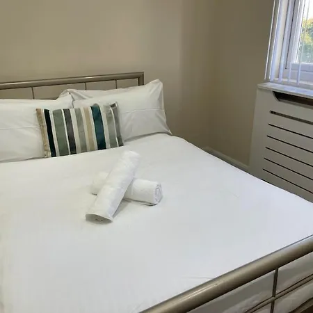 5 Bedroom House By Monishortlets *