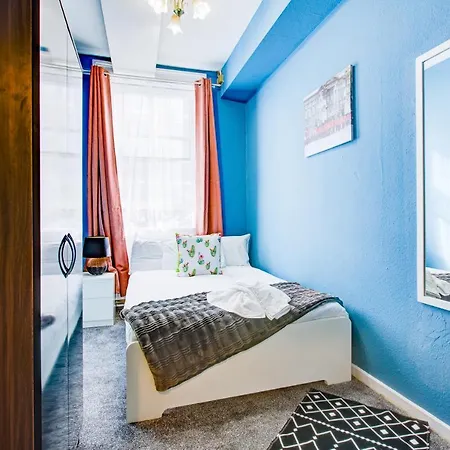 Inviting 2-bed Budget In Apartment London