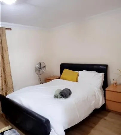 2 Bedroom - Greater London Apartment Dagenham