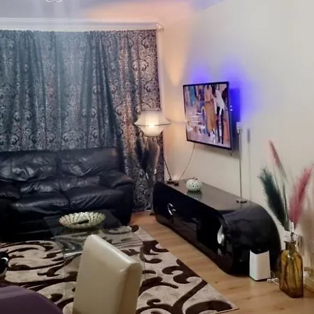 2 Bedroom - Greater London Apartment Dagenham