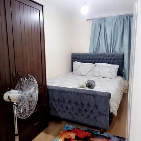 2 Bedroom - Greater London Dagenham