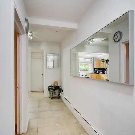 Gorgeous 4 Bedrooms, 5-baths House In Near Edgware Road, Oxford Street, Hyde Park Apartment *