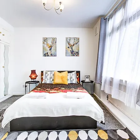 Gorgeous 4 Bedrooms, 5-baths House In Near Edgware Road, Oxford Street, Hyde Park *