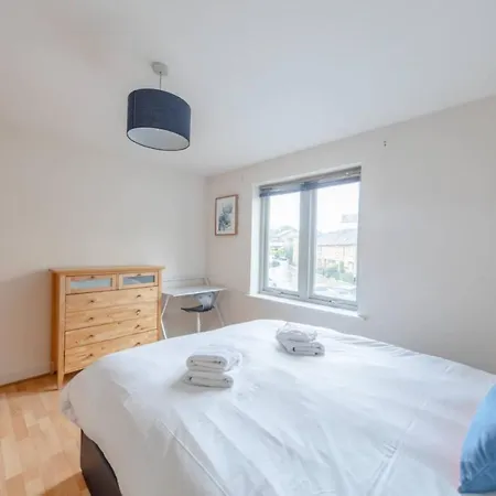 Spacious 2 Bedroom Near White Apartment *