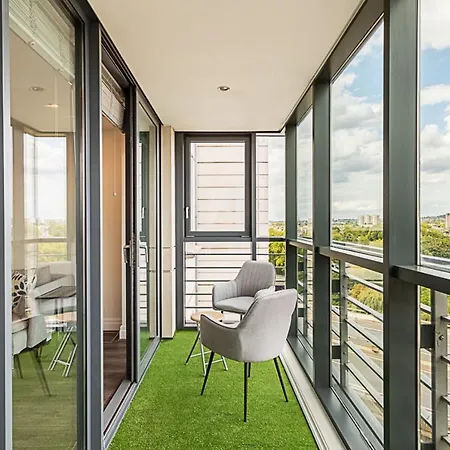 Convenient Urban Pad In Paddington London