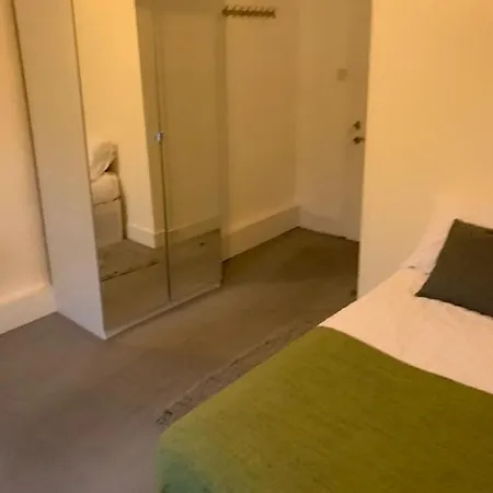 Balham, South Spacious 3 Homestay London