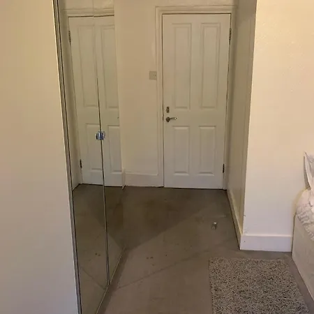 Balham, South Spacious 3
